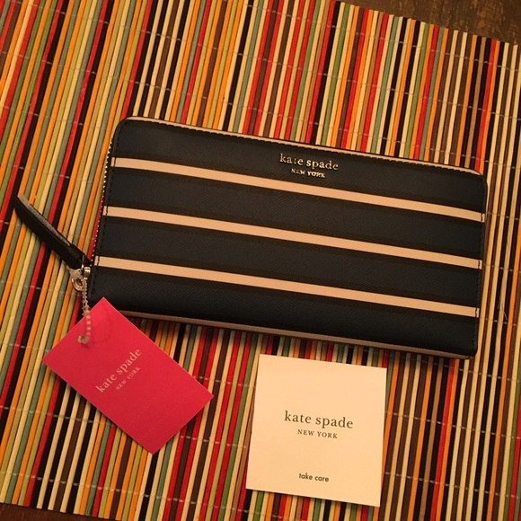 kate spade Handbags - ♠️Kate spade ♠️ Cameron York stripe wallet